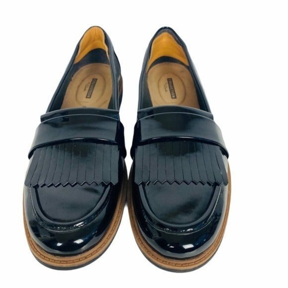 Clarks Black Patent Kiltie Loafers with Tan Trim - Picture 3 of 8